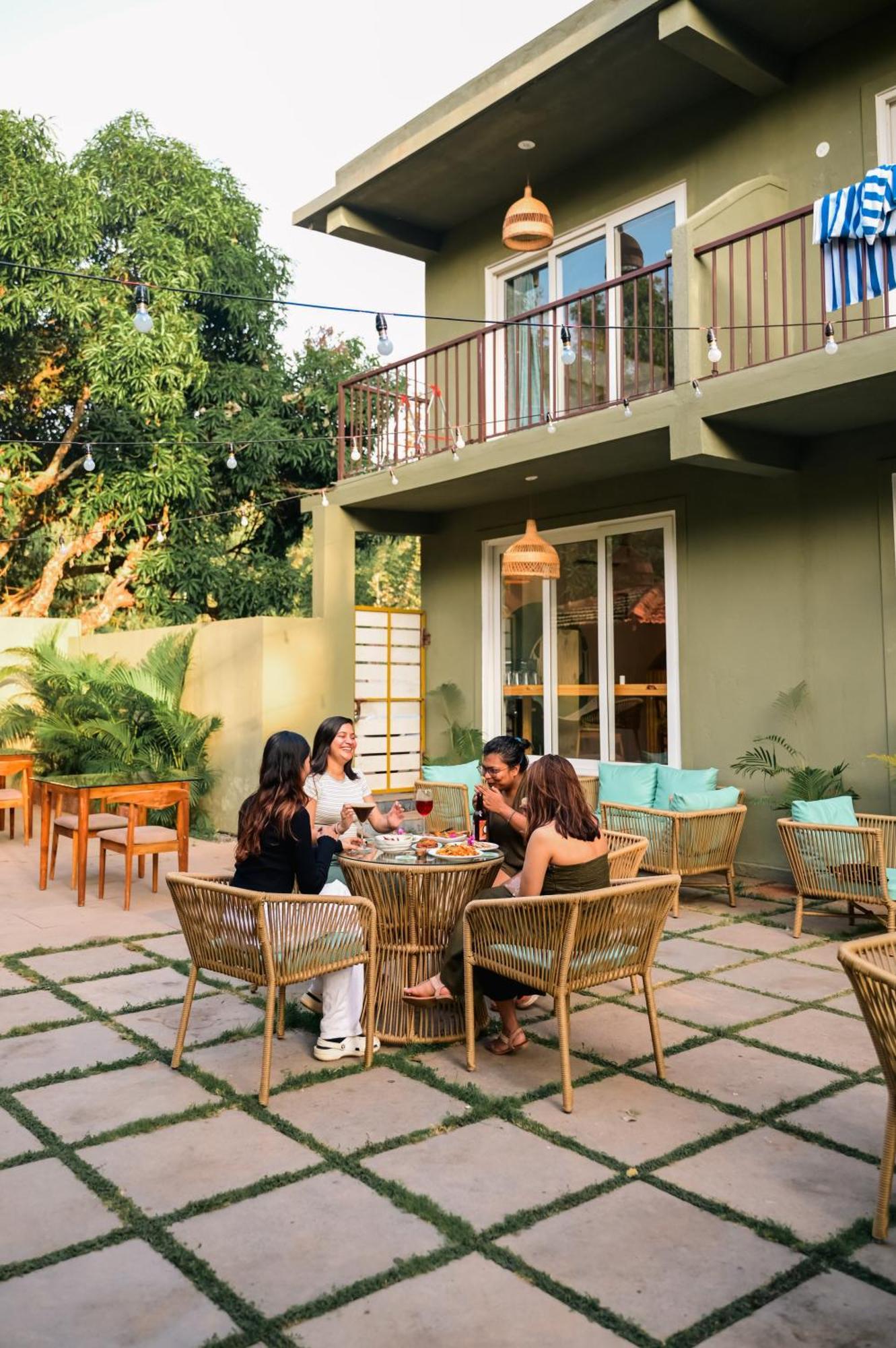 Locomo Boutique, Morjim - Stay Work Eat Dış mekan fotoğraf