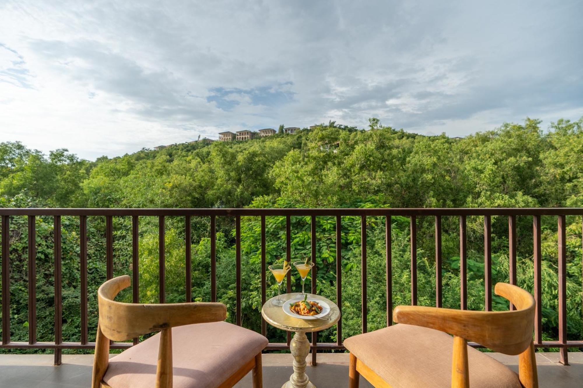 Locomo Boutique, Morjim - Stay Work Eat Dış mekan fotoğraf